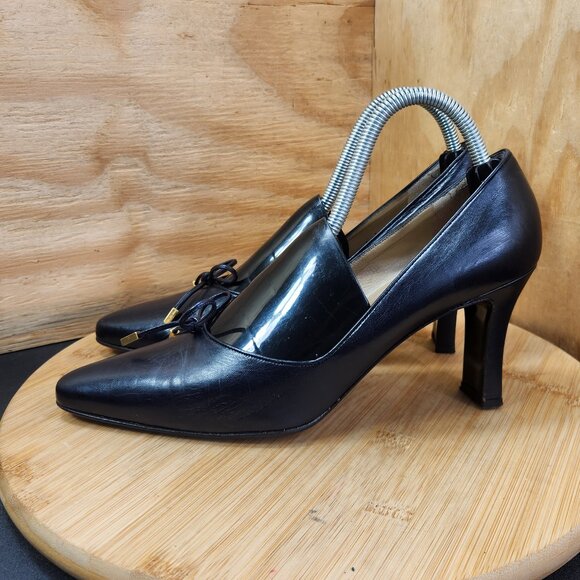 St. John Leather High Heel Pointed Toe Pumps Size 9 B - Picture 4 of 10
